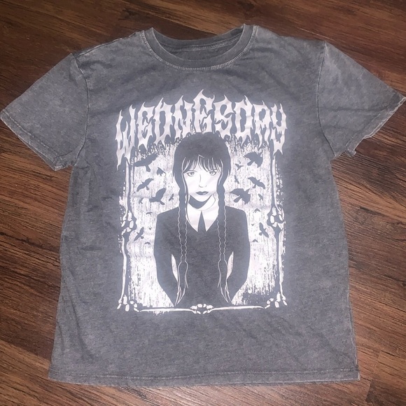 Wednesday Tops - Juniors size Medium ,“WEDNESDAY” charcoal gray & white baby doll tee EUC